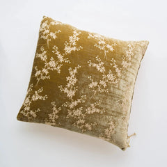 Lynette 18x18 Pillow in Honeycomb from Bella Notte Linens